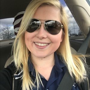 Meet your Posher, Samantha